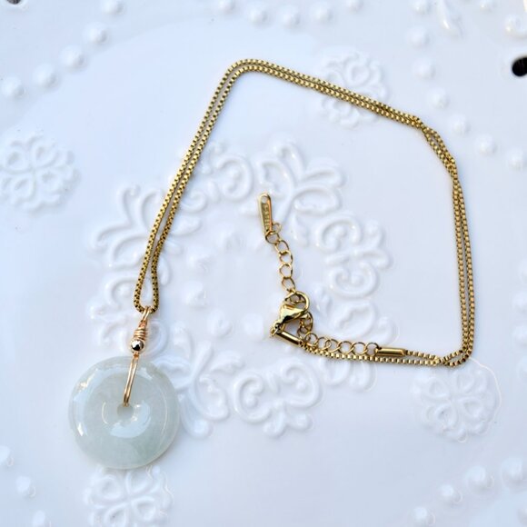 Jadeite Peace Buckle Necklace - Jade jewelry - Picture 4 of 9